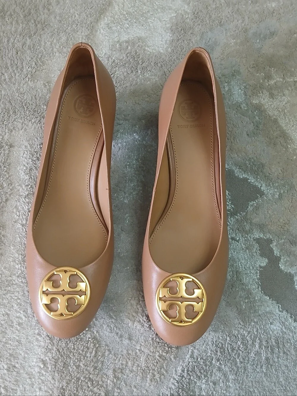Tory Burch Chelsea Leather Block Heel Pumps with Gold Logo